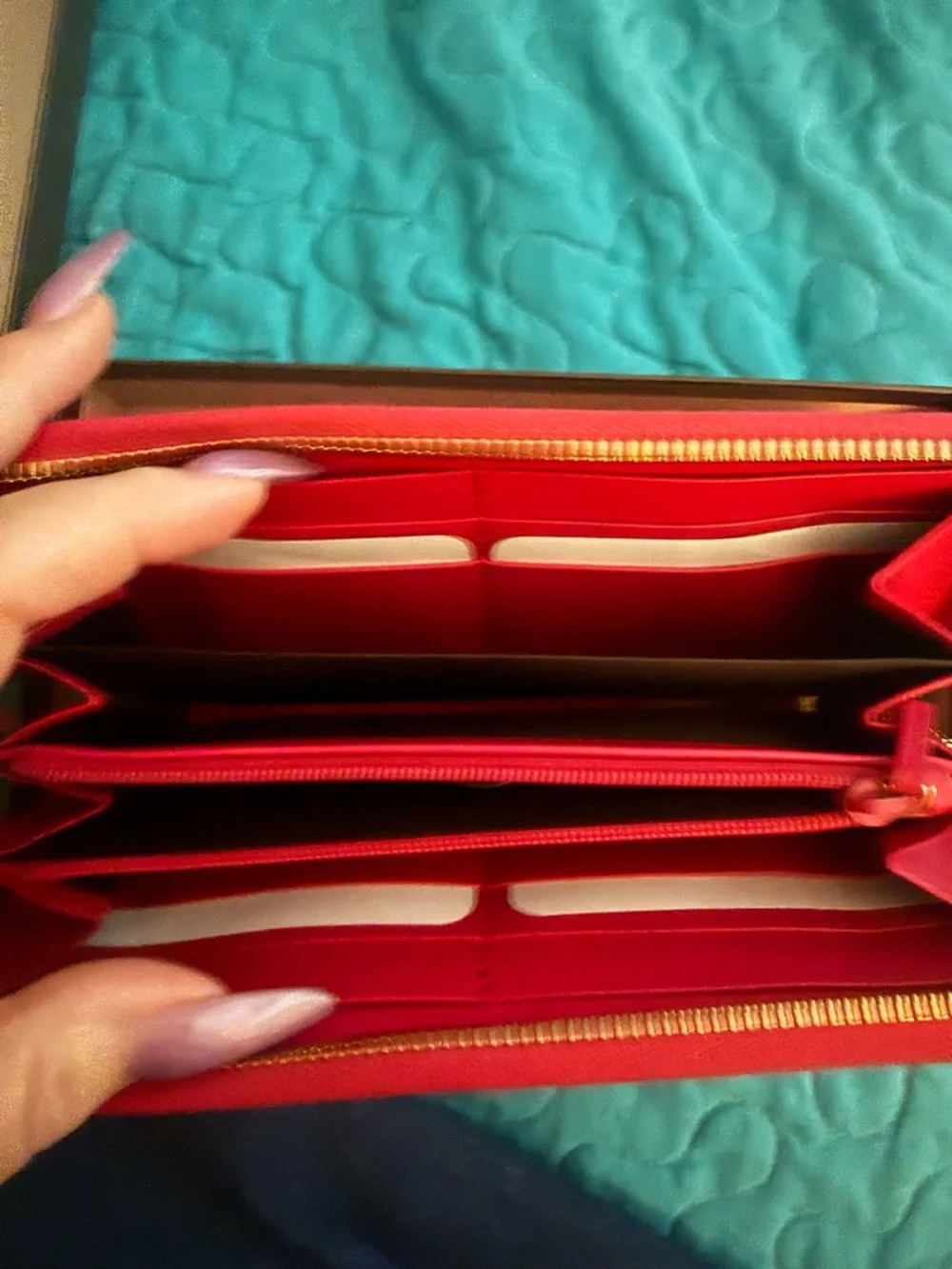 Gucci pink GG Embossed Zip-Around Wallet - Picture 2 of 6